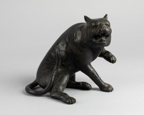 Bronze tiger. Japan Edo - Asian Works of Art Style 