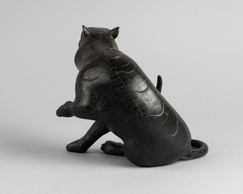 XIXe siècle - Tigre en bronze. Japon Edo