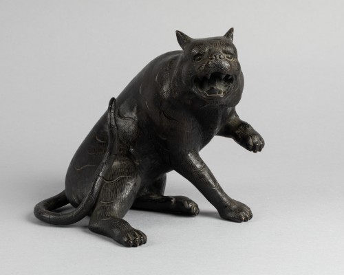  - Bronze tiger. Japan Edo