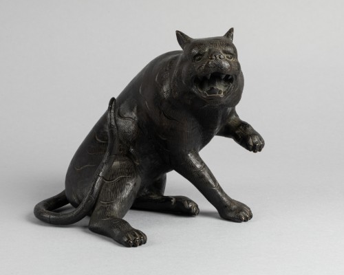  - Tigre en bronze. Japon Edo