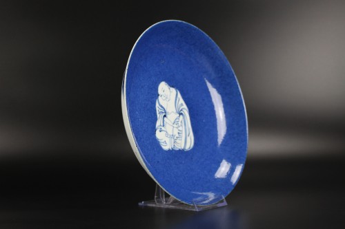 Chinese Porcelain Powder Blue Ground Blue And White Budai Dish, Kangxi - 