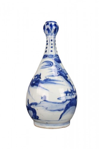 A Chinese blue and white bottle vase, Ming dynasty Wanli period