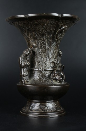 XIXe siècle - Vase japonais en bronze, époque Edo (1603-1868)