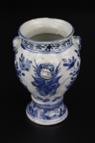 A blue and white jar for the Portuguese Jesuit market, Ming dynasty - Asian Works of Art Style 