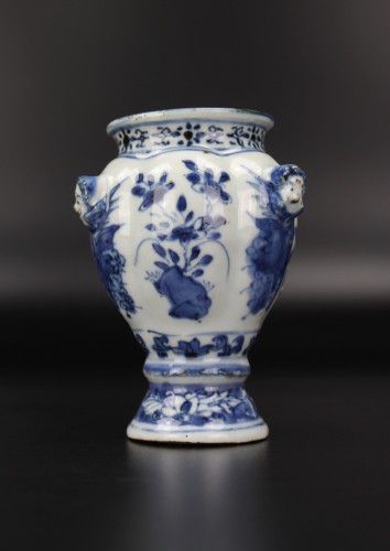 Antiquités - A blue and white jar for the Portuguese Jesuit market, Ming dynasty