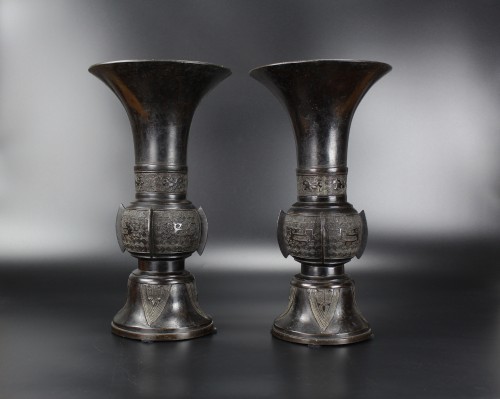 A Pair Of Large Chinese Archaistic Bronze ‘gu' Vases, Ming / Qing Dynasty - Asian Works of Art Style 
