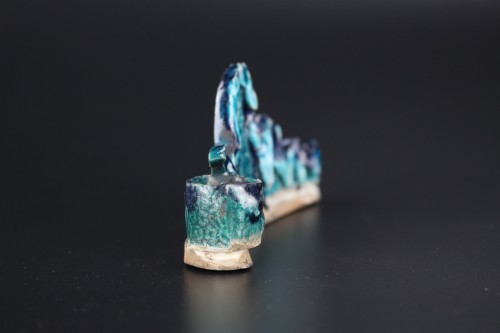 Repose-pinceaux en porcelaine chinoise turquoise, Kangxi et de la dynastie Qing - Menken Works of Art