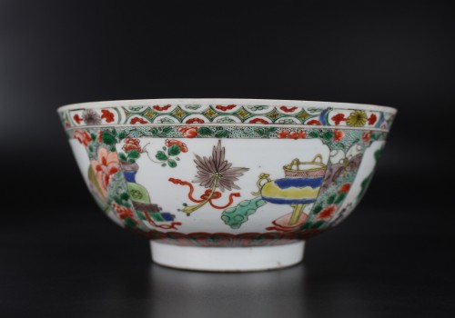 Bol en porcelaine chinoise de la famille verte, période Kangxi dynastie Qing - Menken Works of Art