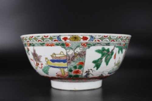 XVIIIe siècle - Bol en porcelaine chinoise de la famille verte, période Kangxi dynastie Qing