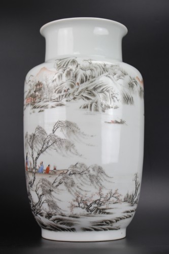 Vase grisaille à décor de paysage fluvial, marque Hongxian, époque République - Menken Works of Art