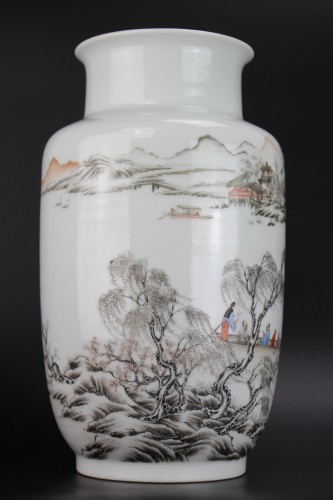 Antiquités - Vase grisaille à décor de paysage fluvial, marque Hongxian, époque République