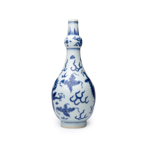 Vase chinois bleu et blanc à décor de « dragon », période Shunzhi (1644-1661) - Menken Works of Art