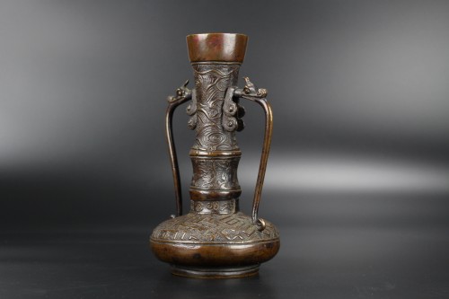 Vase à fleurs japonais en bronze de style archaïque XVIIIe/XIXe siècle, marque Xuande - 