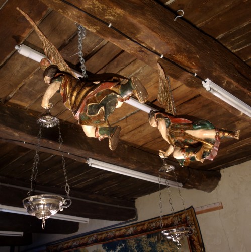 Pair of polychrome angels with silver lamps, early 19th century - 