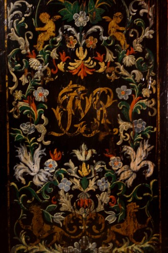 Antiquités - Uzès wardrobe with wedding attributes, first half of the 18th century