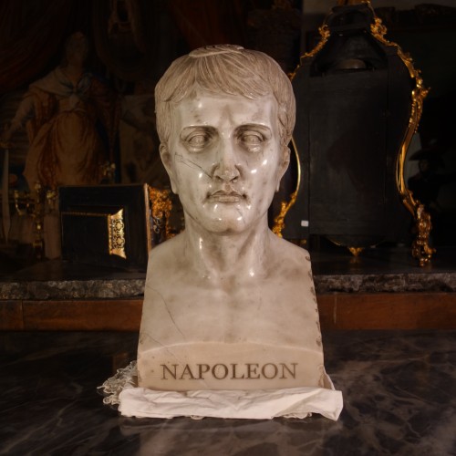 Antiquités - Buste de Napoléon en marbre de Carrare, d’après Chaudet