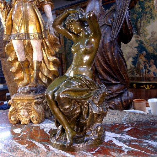 Baigneuse s’attachant les cheveux – Friedrich Beer (1846-1912) - Sculpture Style Napoléon III