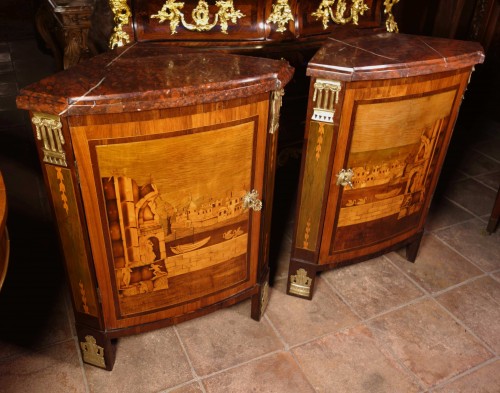 Paire d’encoignures aux scènes architecturées, estampillées Caumont - Mobilier Style Louis XVI