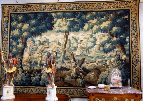 Antiquités - Grande tapisserie d’Aubusson « La chasse au renard », début du XVIIIe siècle