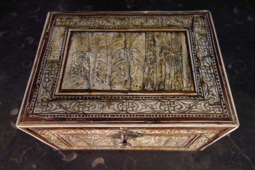 Coffret « Moghol » Indo-Portugais, Inde de l’Ouest XVIIe siècle - 