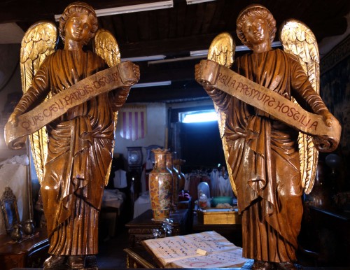 Sculpture  - Large pair of solid and gilded wood angels, 18th century