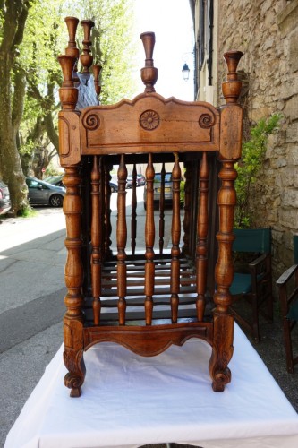 Mobilier Meuble d'appoint - Panetière aux attributs naturels, Provence fin 18e siècle