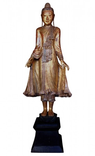 Grand Bouddha Birman en bois sculpté doré