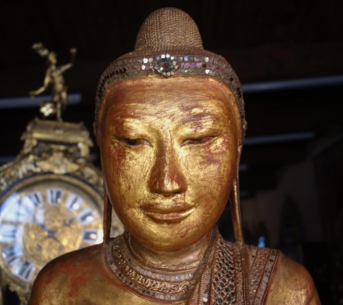  - Grand Bouddha Birman en bois sculpté doré