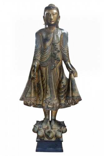 Important Bouddha Mandalay en bois sculpté, deux mètres environ