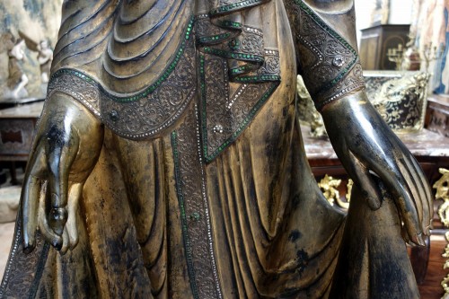 Important Bouddha Mandalay en bois sculpté, deux mètres environ - 