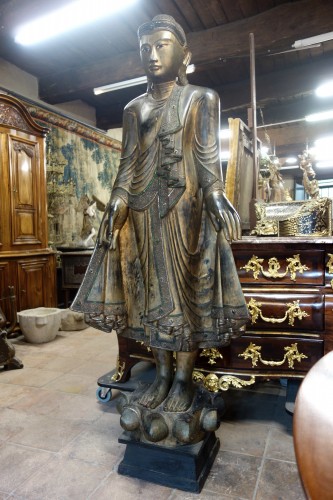 Antiquités - Important Bouddha Mandalay en bois sculpté, deux mètres environ