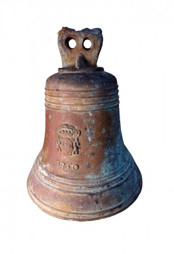 Cloche en bronze aux armoiries marquisales, datée 1750