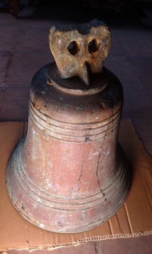 Louis XV - Cloche en bronze aux armoiries marquisales, datée 1750