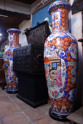 Asian Works of Art  - Large pair of Asian earthenware vases