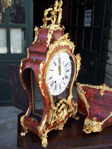 Horlogerie Cartel - Important cartel vernis Martin et sa console d’applique XVIIIe