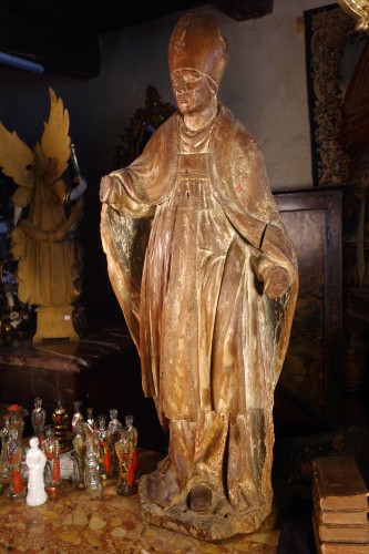 Antiquités - Grande statue d’évêque anciennement polychrome, début XVIIIe siècle