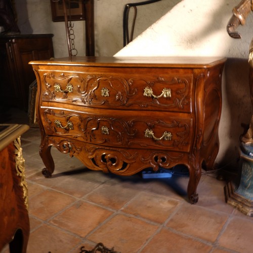 Antiquités - A French provencal (Nimoise) 18th century commode