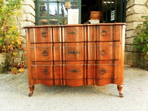 18th Century French commode or chest of drawers - 