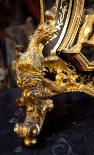18th C Cartel Boulle marquetry clock in gilt bronze - Louis XV
