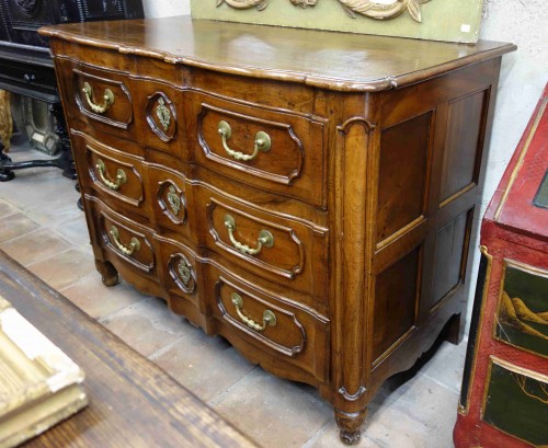 Furniture  - 18th C Provencal &quot;arbalete&quot; chest of drawers   