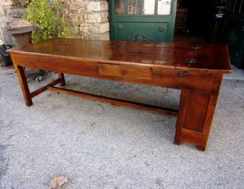 18th C farmhouse table in oak with bread compartment  - Furniture Style 