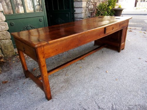 Furniture  - 18th C farmhouse table in oak with bread compartment 