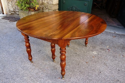 Table de banquet en noyer, époque Restauration - Mobilier Style Restauration - Charles X