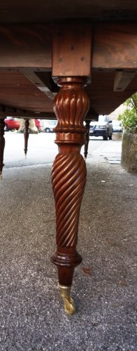 Antiquités - Restauration period french table in mahogany   