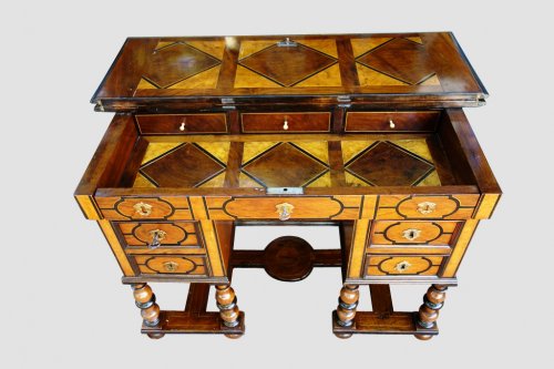 Louis XIV - Bureau Mazarin à dessus brisé, fin XVIIe