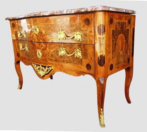 XVIIIe siècle - Commode en marqueterie aux oiseaux, Grenoble XVIIIe