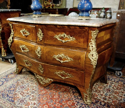 Louis XV - Commode tombeau estampillée Migeon