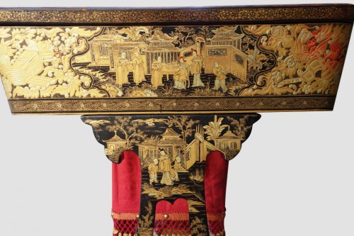 Furniture  - Precious table with lacquerware from China