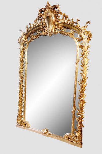 Antiquités - Monumental pair of giltwood mirrors