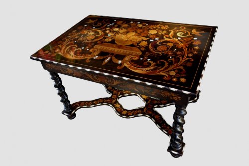 Antiquités -  Mazarin table in blackened wood and marquetry in «Jasmin», end of the 19th